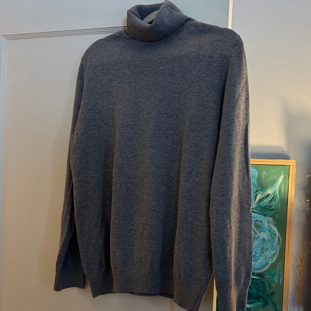 H&M Women's Gray Turtleneck Sweater